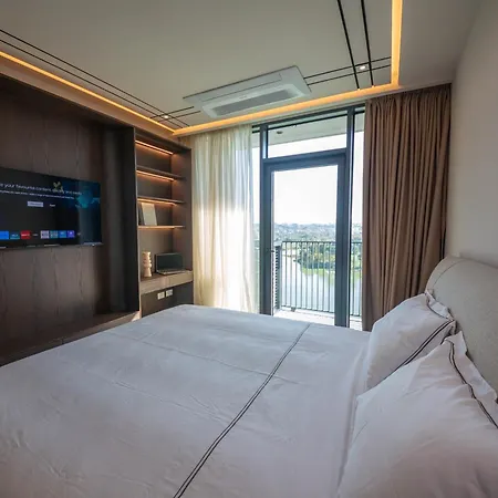 Side Apartment